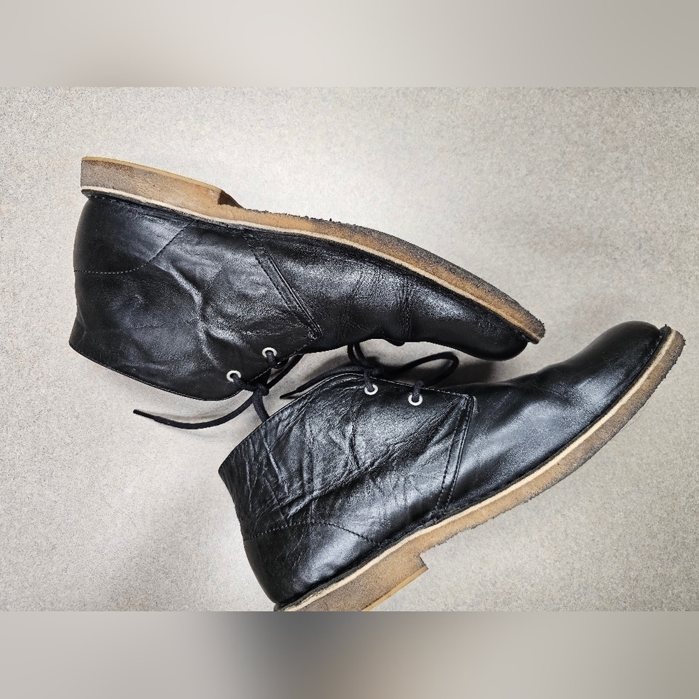 UGG Leighton 3275 Mens Size 11.5 Chukka Boots Black Leather Crepe Sole Ankle - Picture 4 of 12